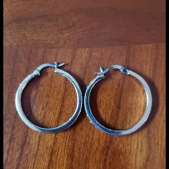 Costume stone encrusted earrings - Picture 7 of 7